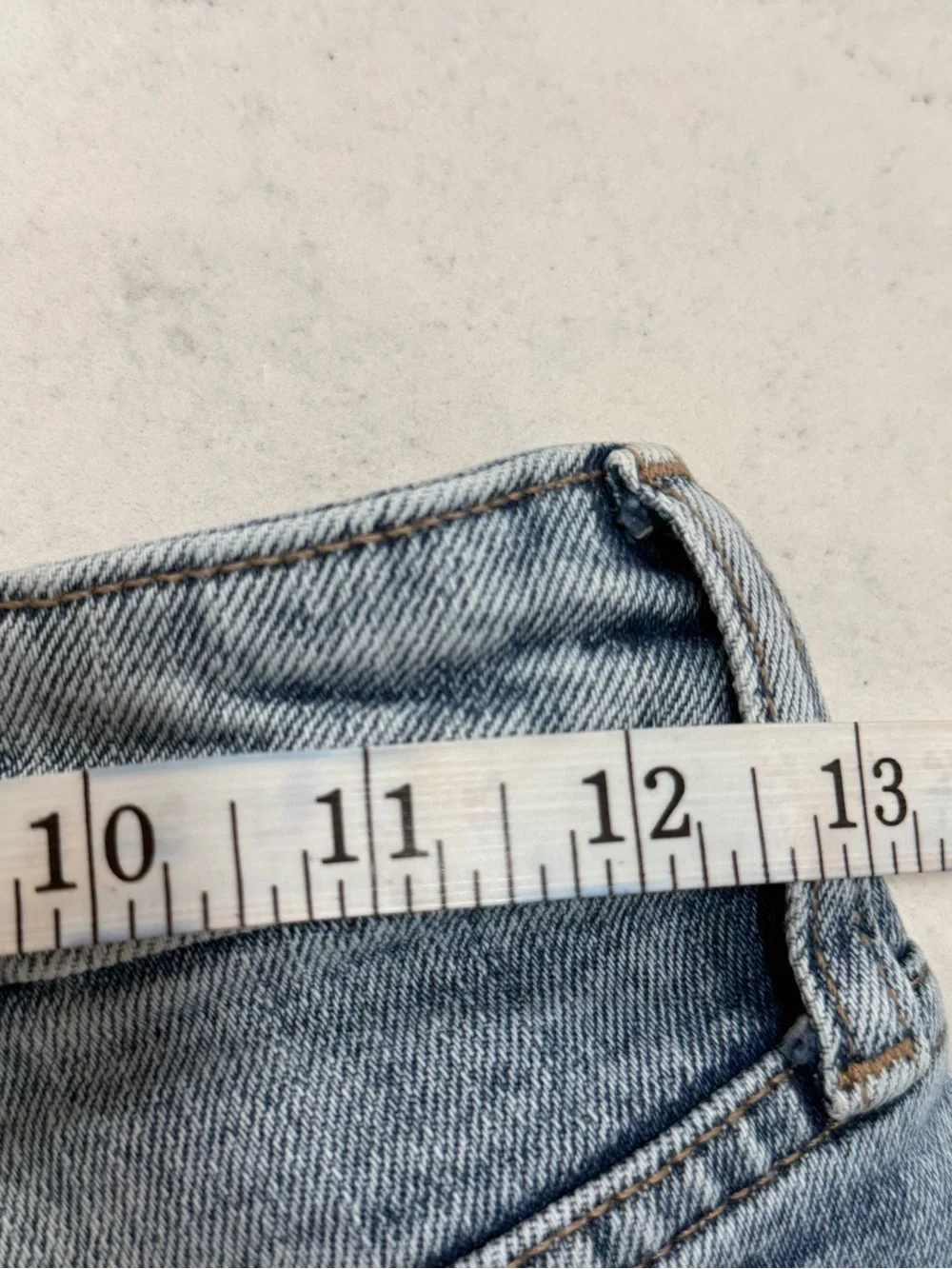 Old Navy O.G. Straight High Rise Light Wash Denim Bermuda Shorts Women’s 0 Jorts
